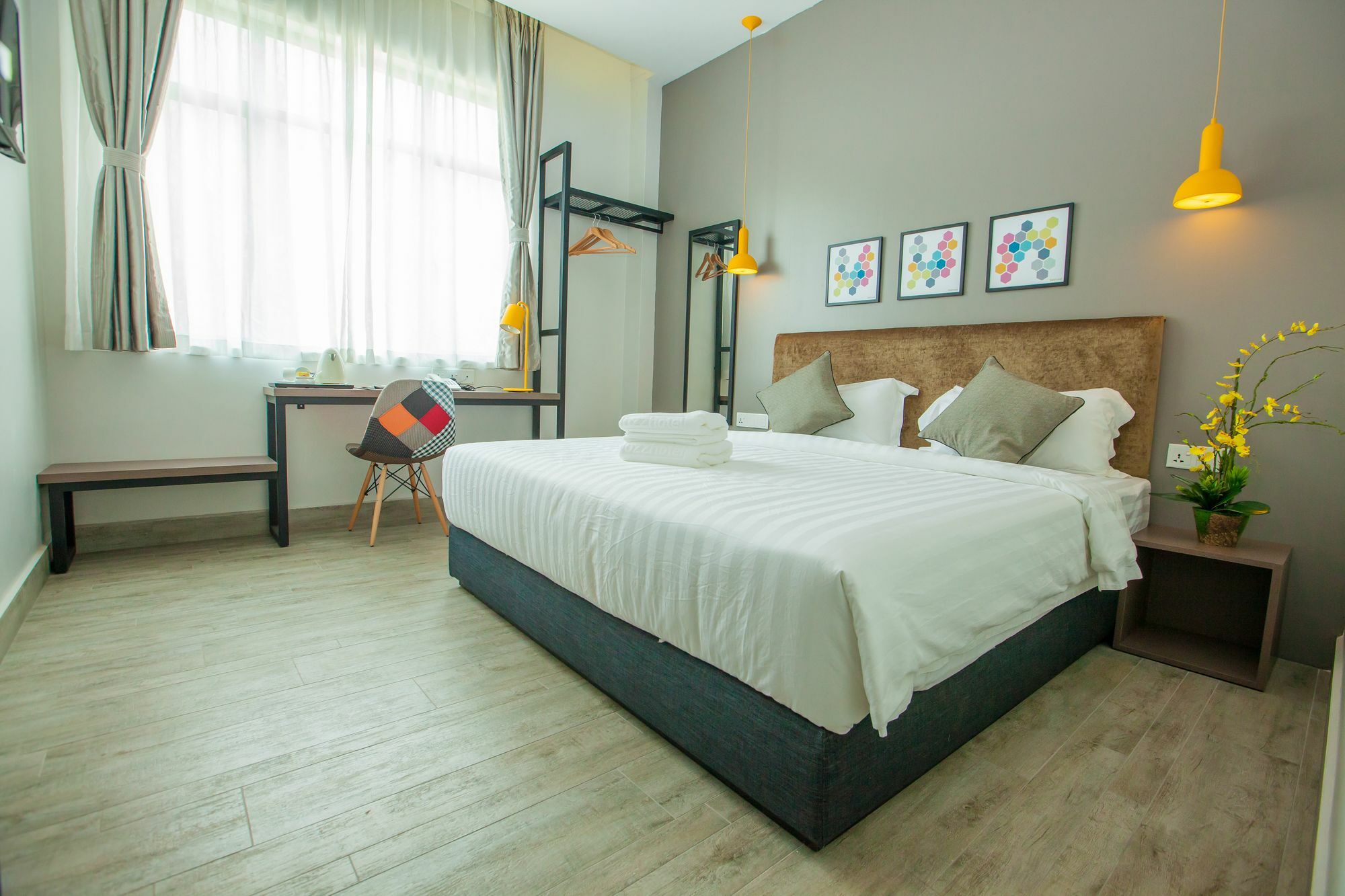Bzz Hotel Skudai Bagian luar foto
