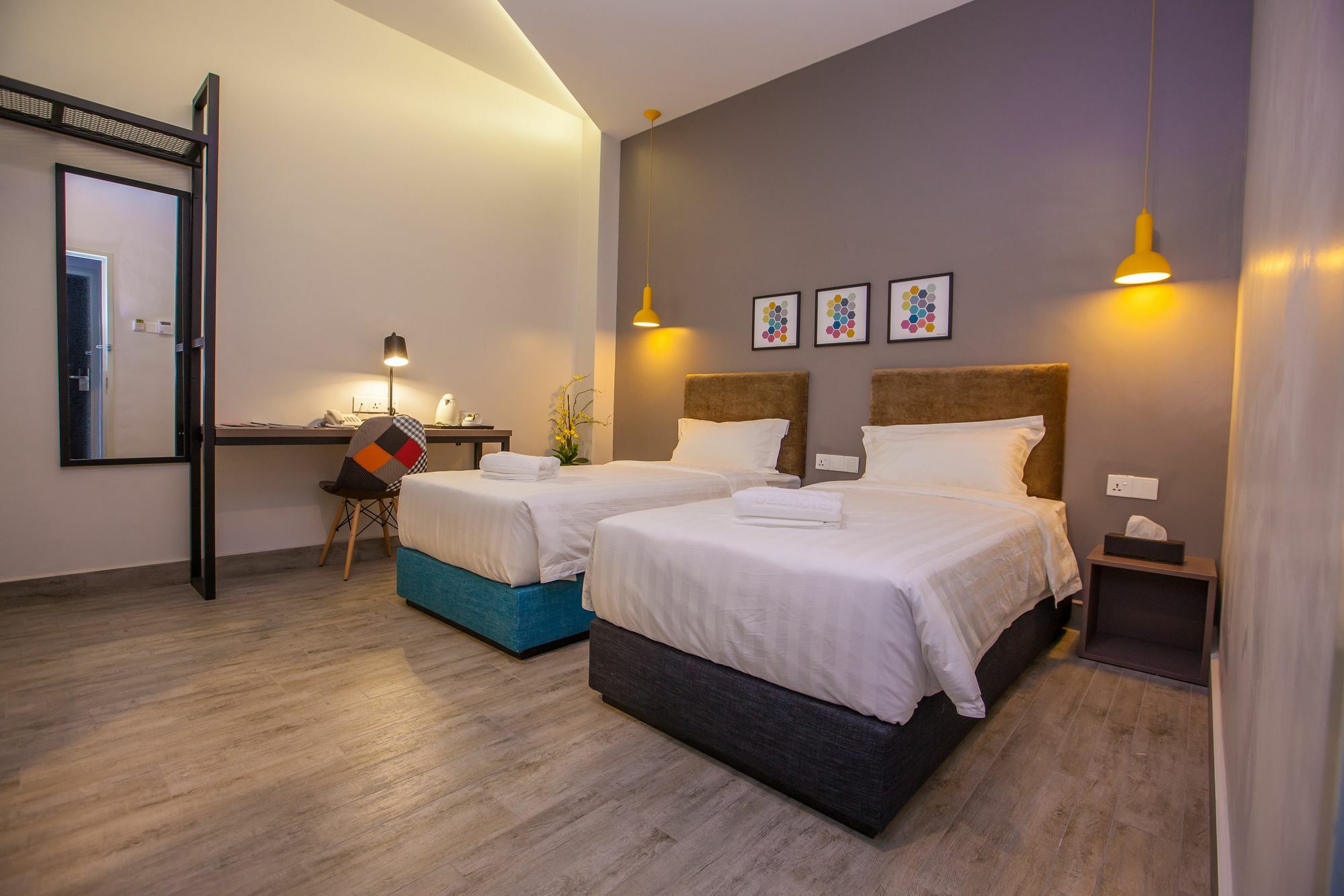 Bzz Hotel Skudai Bagian luar foto