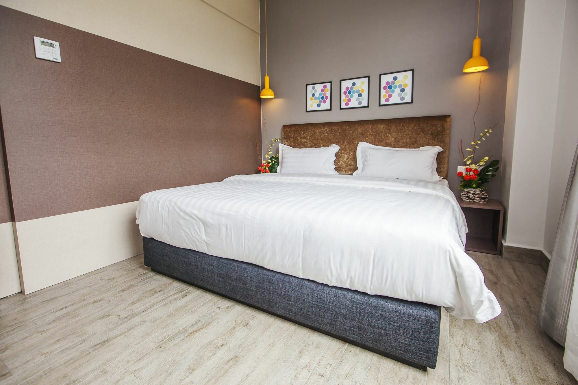 Bzz Hotel Skudai Bagian luar foto