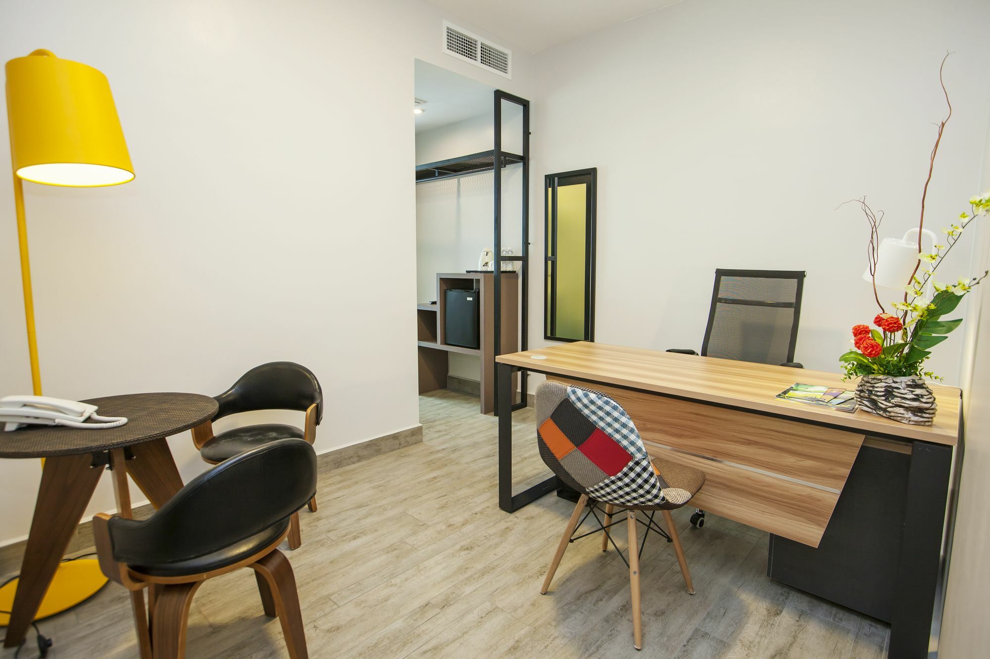 Bzz Hotel Skudai Bagian luar foto