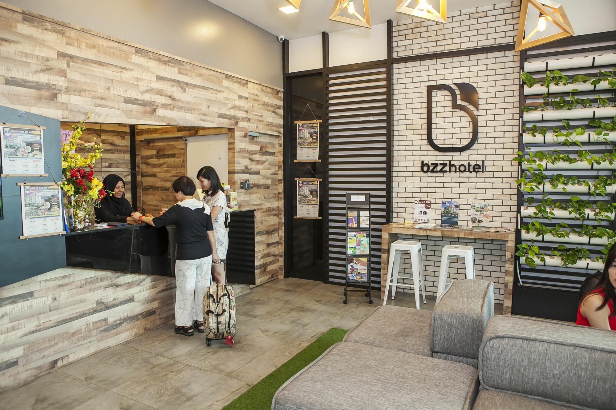 Bzz Hotel Skudai Bagian luar foto