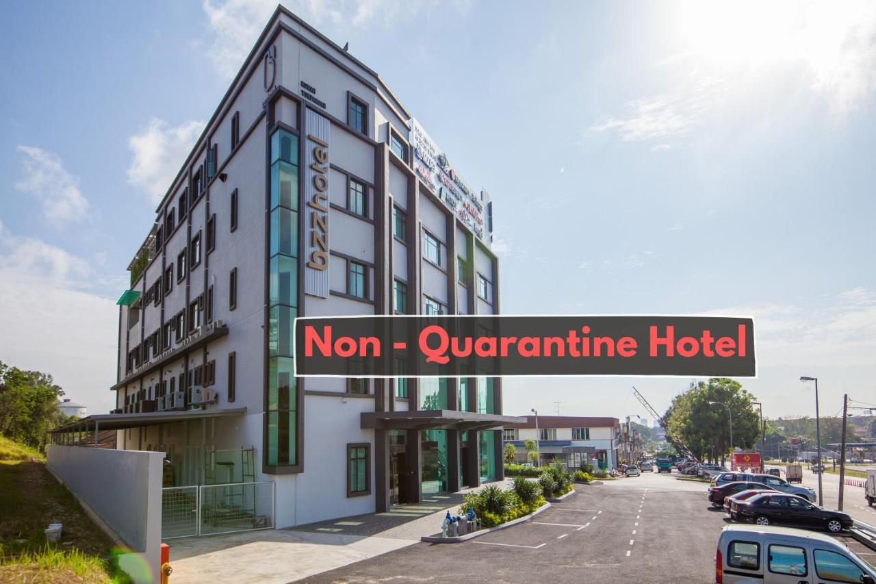 Bzz Hotel Skudai Bagian luar foto